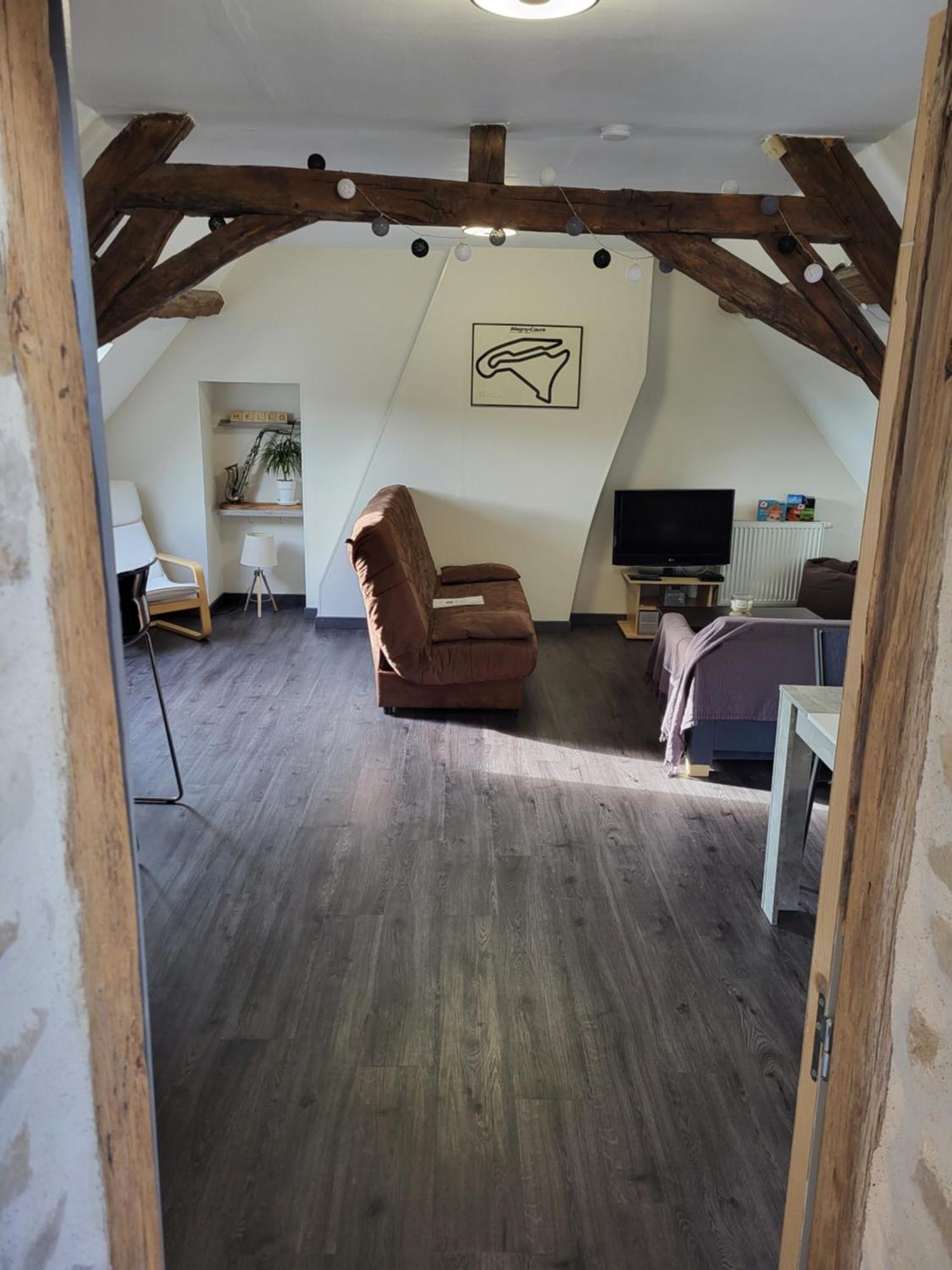 Appartement Au Pied Du Circuit De Magny-Cours Kültér fotó